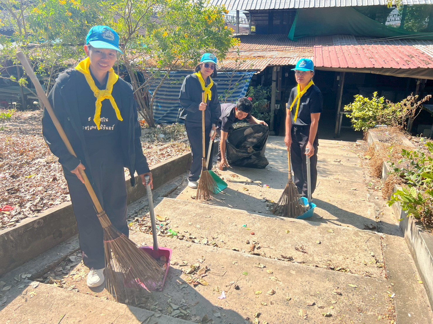 title - ส.ป.ก.ยโสธร ร่วมกิจกรรมจิตอาสาพัฒนาเนื่องในโอกาสวันคล้ายวันประสูติ สมเด็จพระเจ้าลูกเธอ เจ้าฟ้าสิริวัณณวรี นารีรัตนราชกัญญา